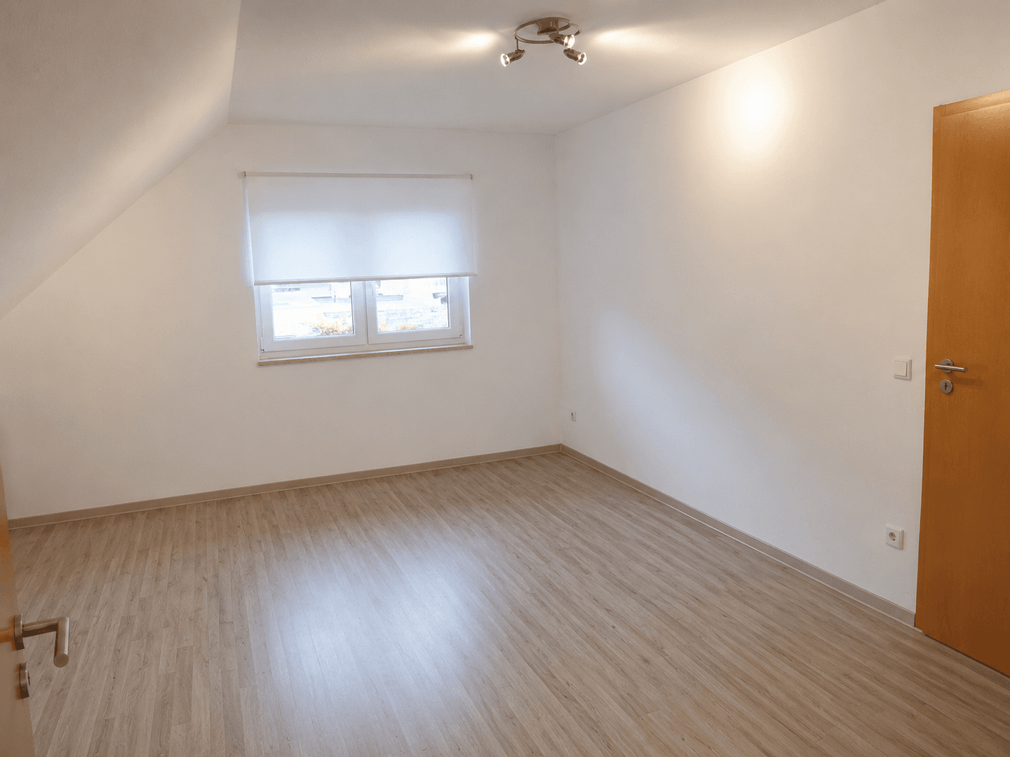 Predaj domu 300 m², pozemok 652 m², Mönchengladbach, Severné Porýnie - Westfálsko Predaj domu 300 m², pozemok 652 m², Mönchengladbach, Severné Porýnie - Westfálsko
