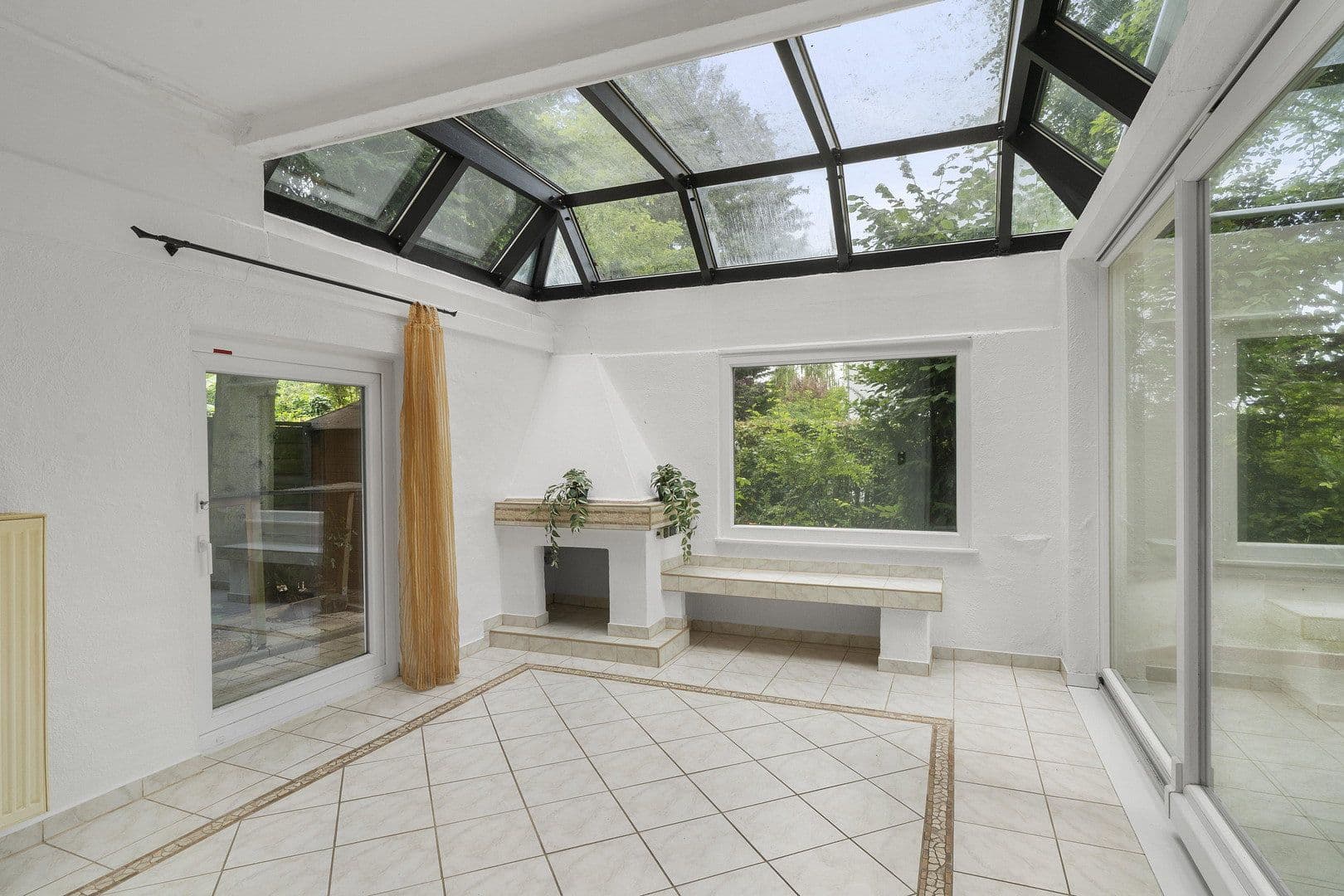 Predaj domu 166 m², pozemok 611 m², Schwalbach am Taunus, Hesensko Predaj domu 166 m², pozemok 611 m², Schwalbach am Taunus, Hesensko