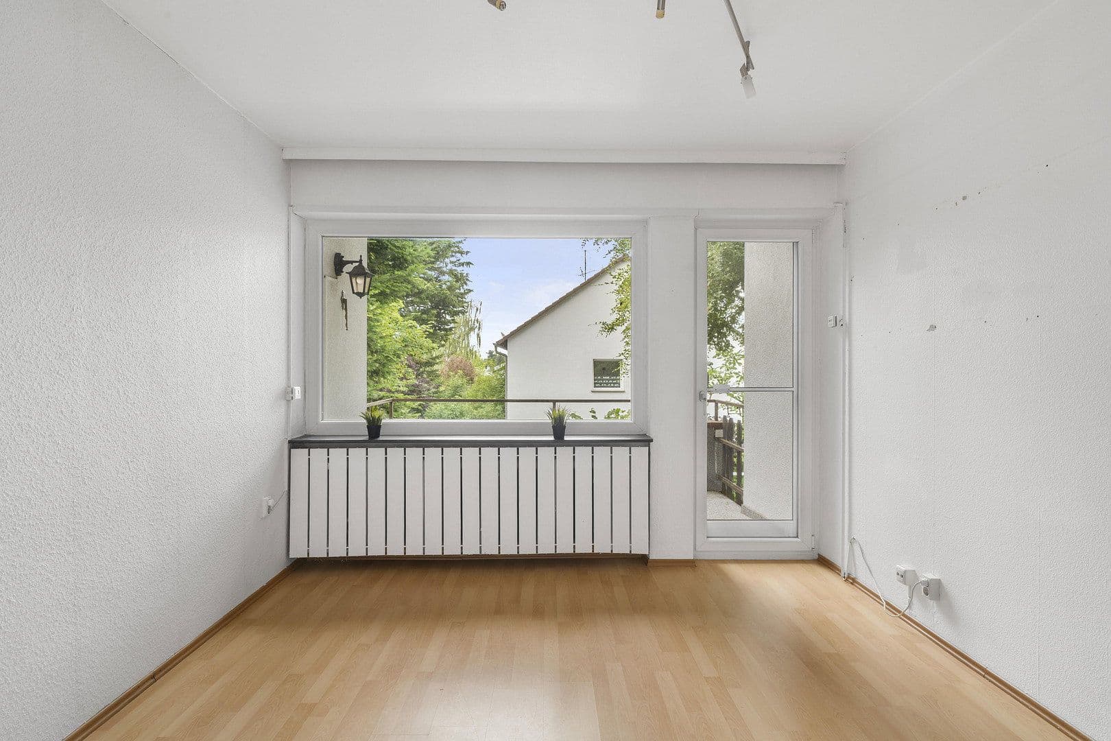 Predaj domu 166 m², pozemok 611 m², Schwalbach am Taunus, Hesensko Predaj domu 166 m², pozemok 611 m², Schwalbach am Taunus, Hesensko