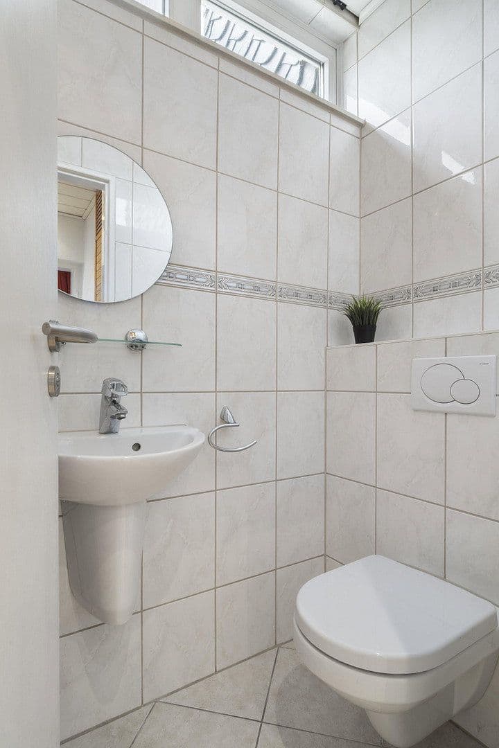 Predaj domu 166 m², pozemok 611 m², Schwalbach am Taunus, Hesensko Predaj domu 166 m², pozemok 611 m², Schwalbach am Taunus, Hesensko