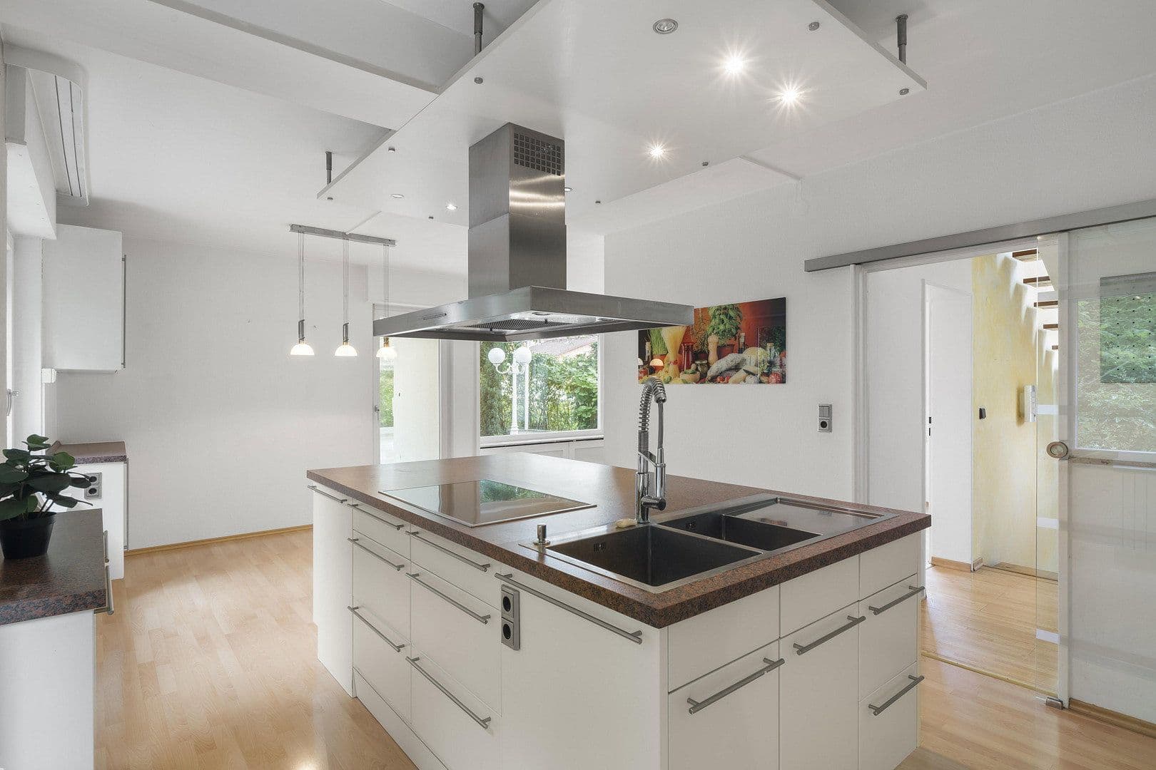 Predaj domu 166 m², pozemok 611 m², Schwalbach am Taunus, Hesensko Predaj domu 166 m², pozemok 611 m², Schwalbach am Taunus, Hesensko