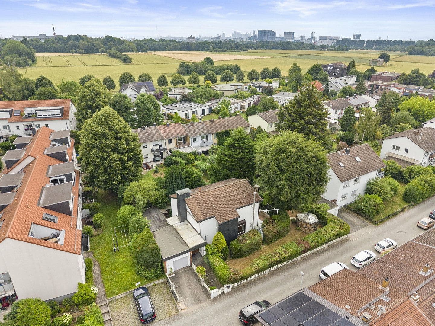 Predaj domu 166 m², pozemok 611 m², Schwalbach am Taunus, Hesensko Predaj domu 166 m², pozemok 611 m², Schwalbach am Taunus, Hesensko