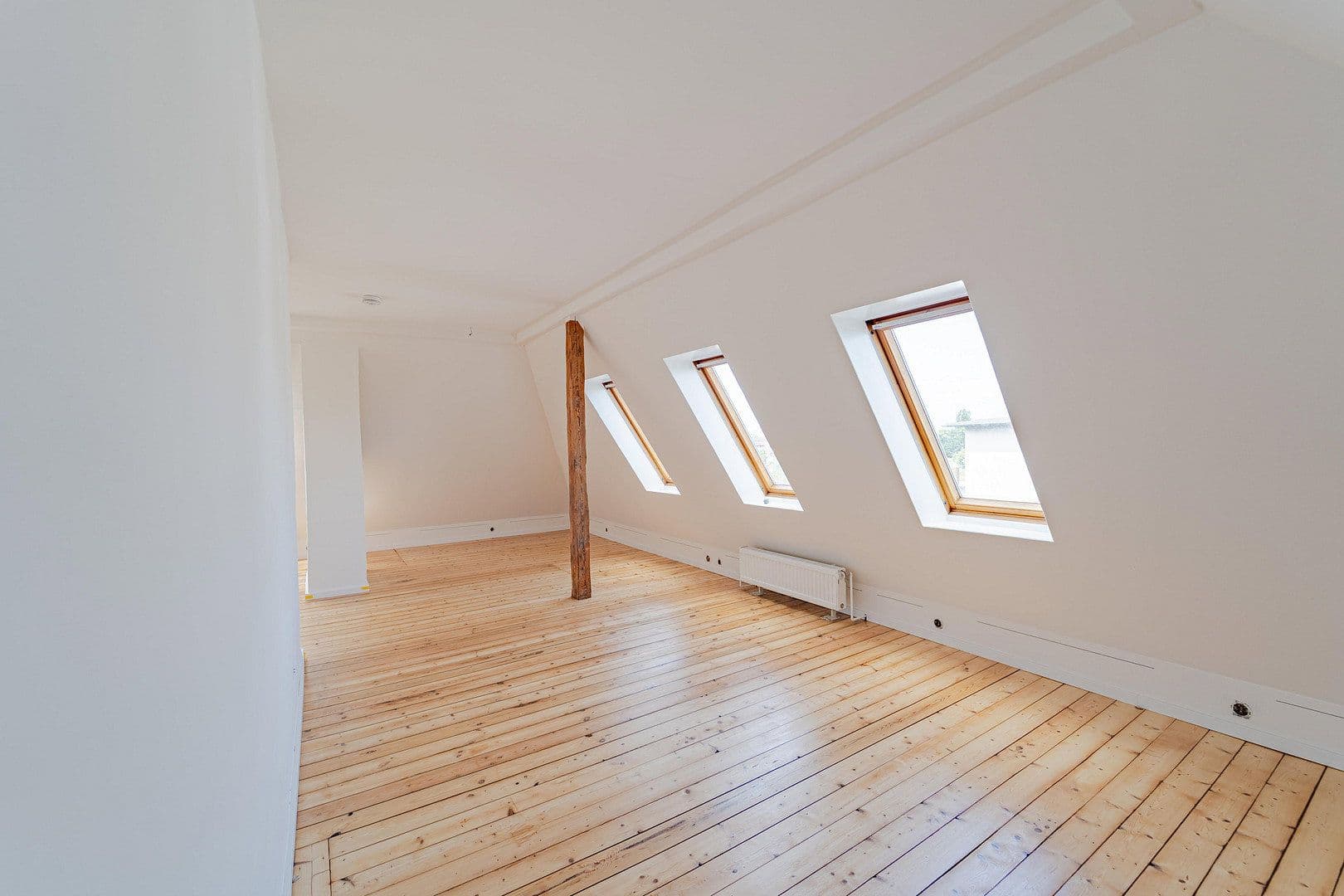 Prenájom bytu 4-izbový 110 m², Schwartauer Allee 121, Lübeck, Šlezvicko-Holštajnsko Prenájom bytu 4-izbový 110 m², Schwartauer Allee 121, Lübeck, Šlezvicko-Holštajnsko