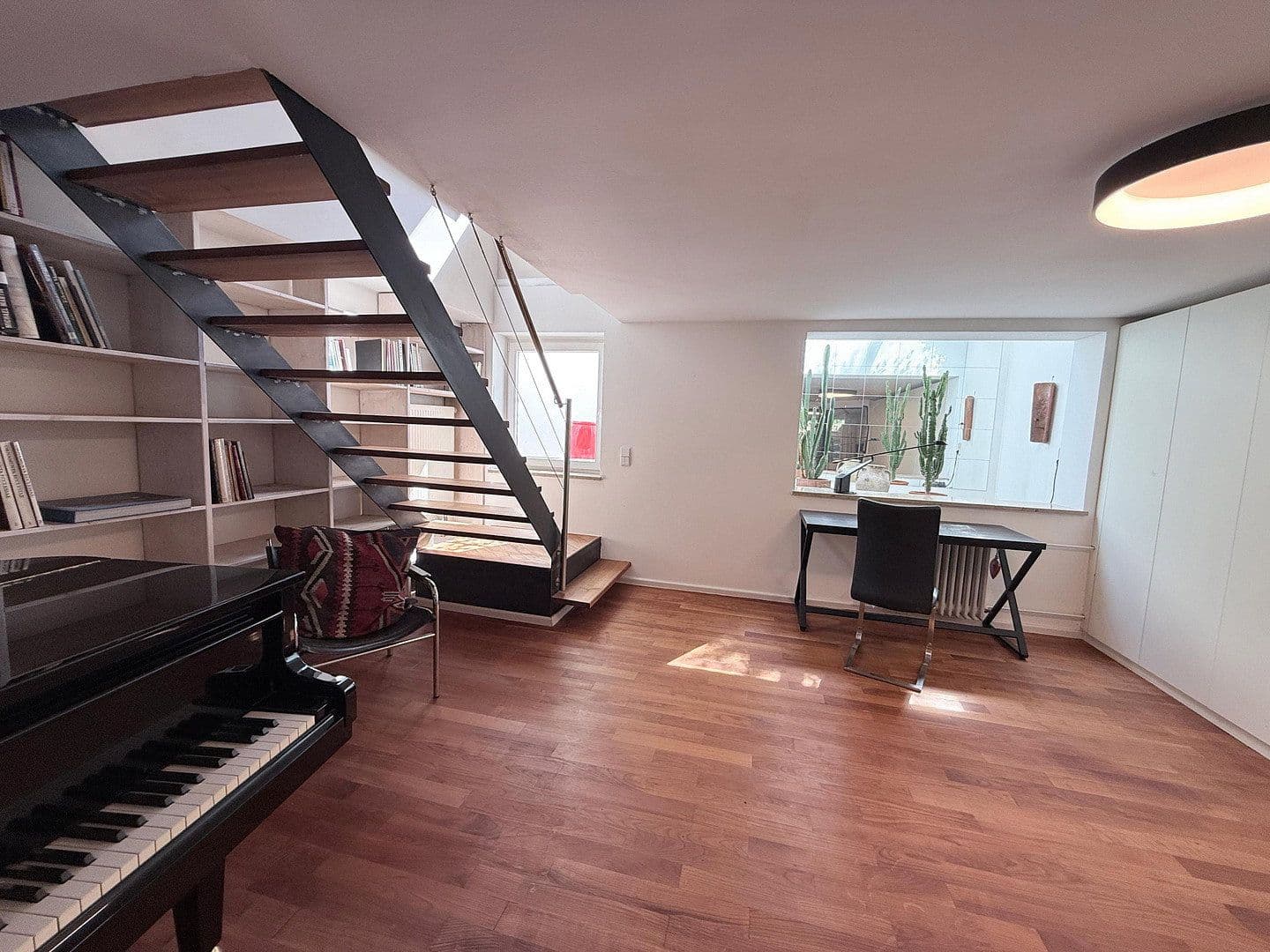 Prenájom bytu 5-izbový 175 m², Sämannstr 14b, Gräfelfing, Bavorsko Prenájom bytu 5-izbový 175 m², Sämannstr 14b, Gräfelfing, Bavorsko