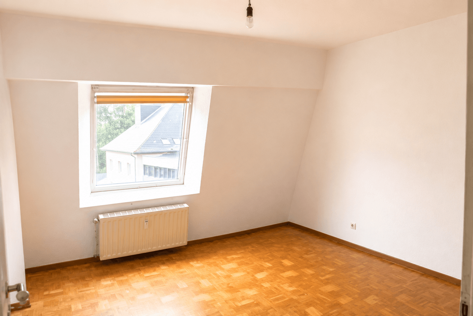 Predaj bytu 2-izbový 36 m², Suitbertusstr. 78, Düsseldorf, Severné Porýnie - Westfálsko Predaj bytu 2-izbový 36 m², Suitbertusstr. 78, Düsseldorf, Severné Porýnie - Westfálsko