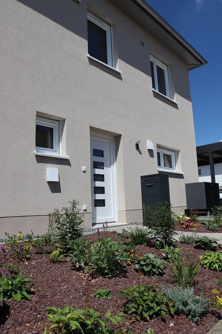 Prenájom domu 129 m², pozemok 300 m², Magdeburg, Sasko-Anhaltsko Prenájom domu 129 m², pozemok 300 m², Magdeburg, Sasko-Anhaltsko