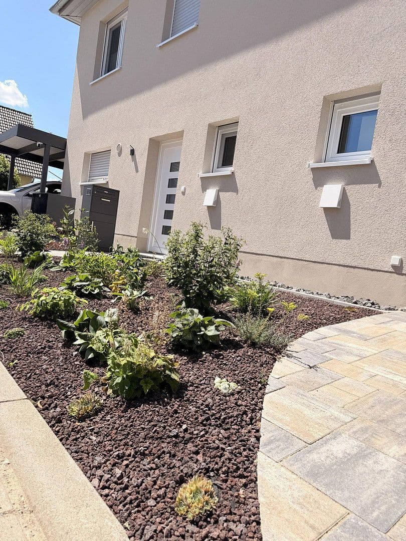 Prenájom domu 129 m², pozemok 300 m², Magdeburg, Sasko-Anhaltsko Prenájom domu 129 m², pozemok 300 m², Magdeburg, Sasko-Anhaltsko