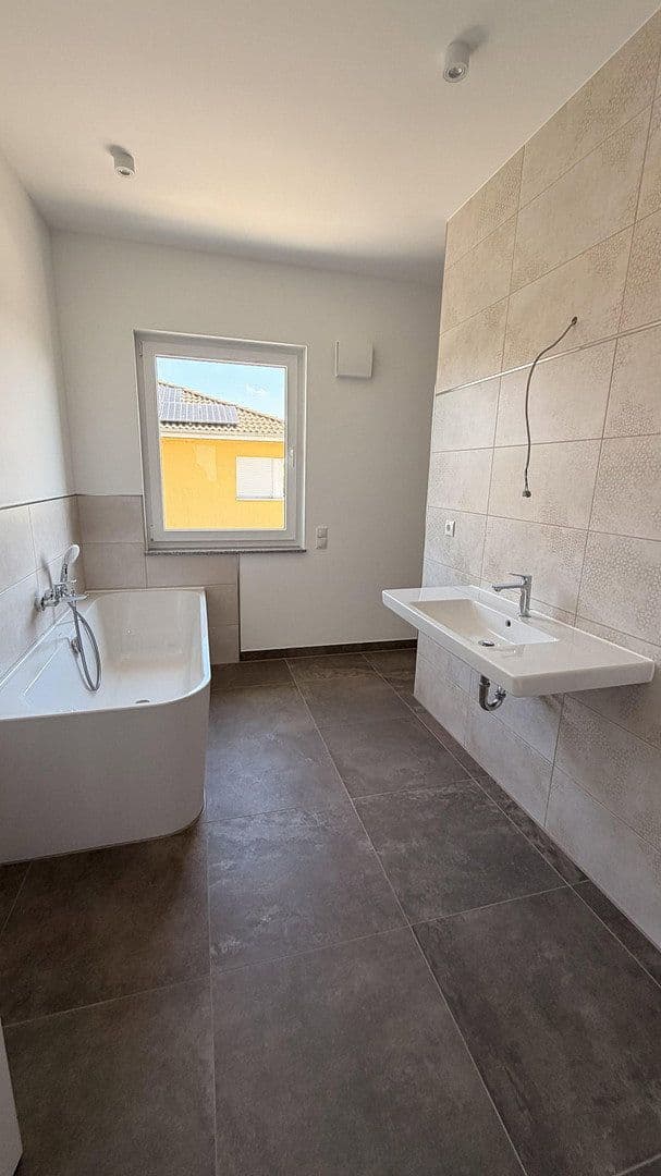 Prenájom domu 129 m², pozemok 300 m², Magdeburg, Sasko-Anhaltsko Prenájom domu 129 m², pozemok 300 m², Magdeburg, Sasko-Anhaltsko