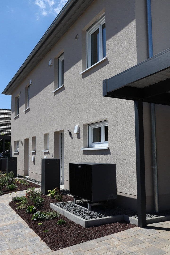 Prenájom domu 129 m², pozemok 300 m², Magdeburg, Sasko-Anhaltsko Prenájom domu 129 m², pozemok 300 m², Magdeburg, Sasko-Anhaltsko