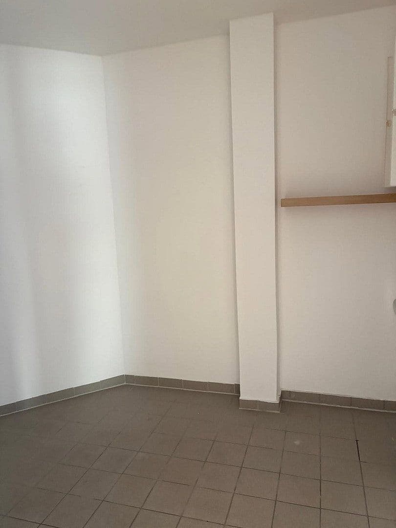 Prenájom bytu 3-izbový 105 m², Rostock, Meklenbursko-Predpomoransko Prenájom bytu 3-izbový 105 m², Rostock, Meklenbursko-Predpomoransko