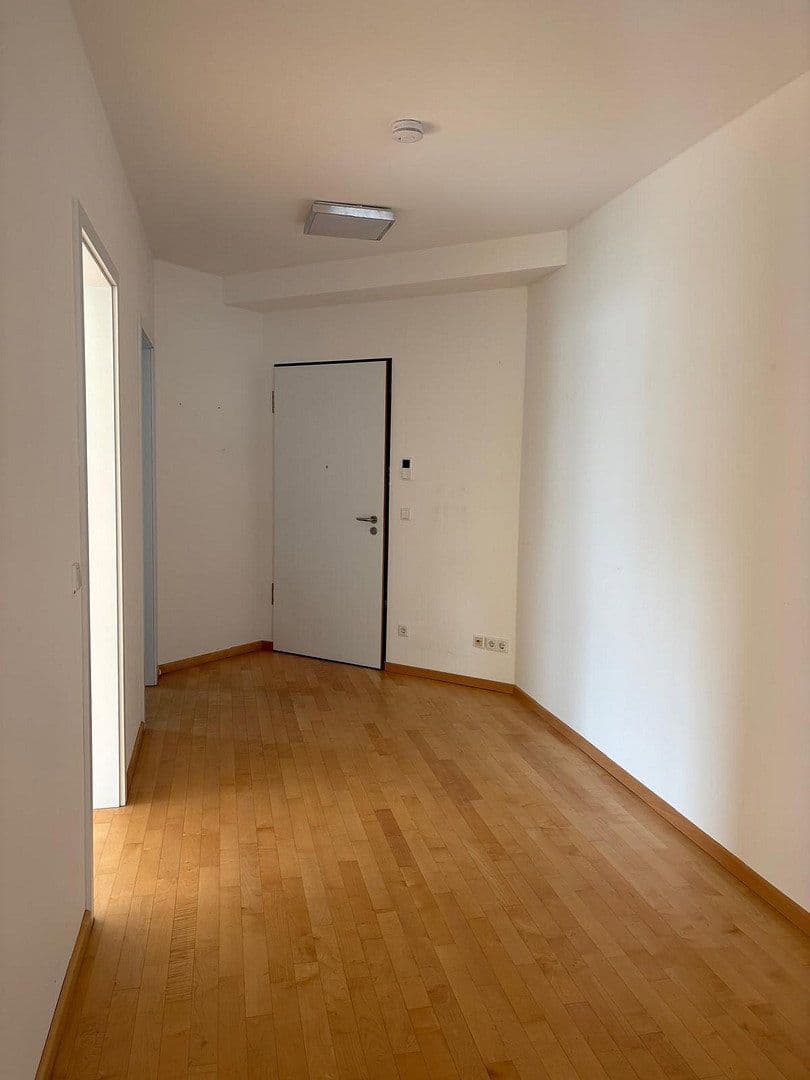 Prenájom bytu 3-izbový 105 m², Rostock, Meklenbursko-Predpomoransko Prenájom bytu 3-izbový 105 m², Rostock, Meklenbursko-Predpomoransko