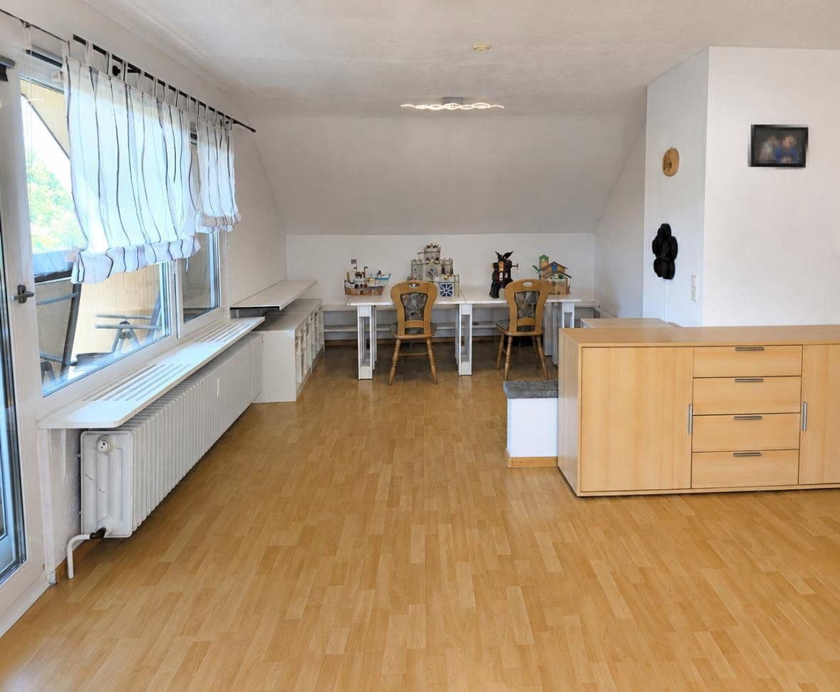 Predaj domu 201 m², pozemok 1.219 m², Klettgau, Bádensko-Wurttembersko Predaj domu 201 m², pozemok 1.219 m², Klettgau, Bádensko-Wurttembersko