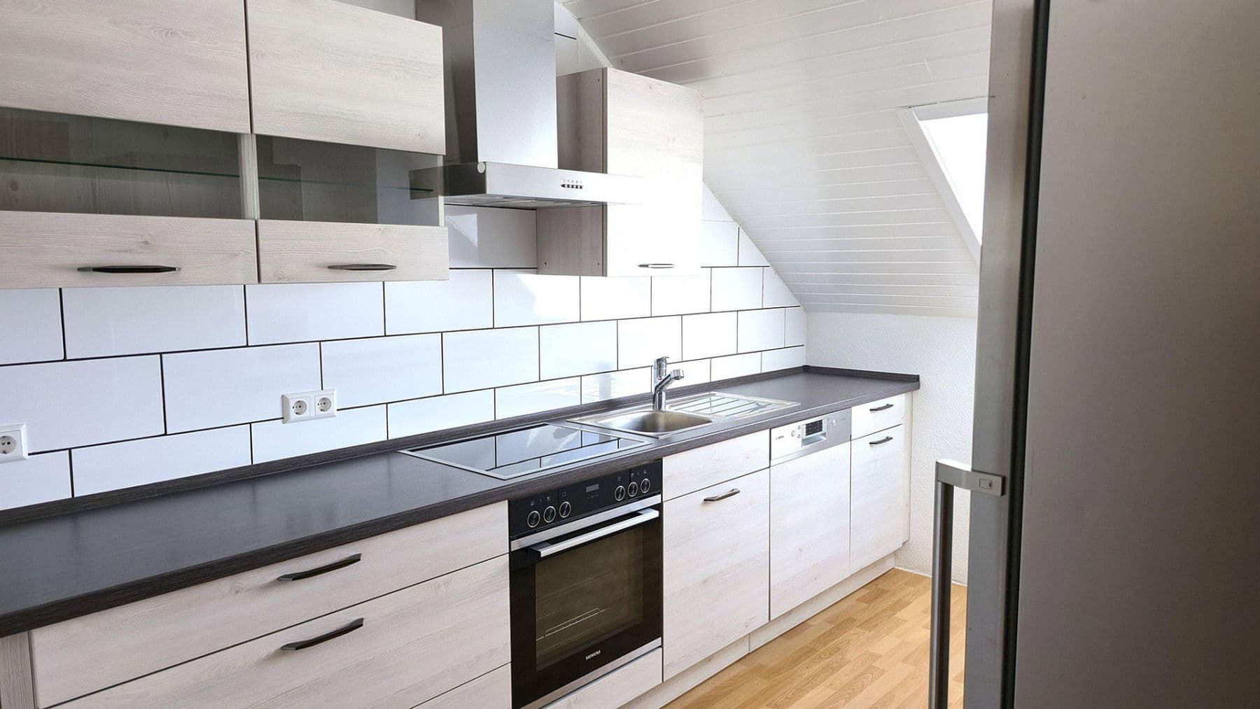 Predaj domu 201 m², pozemok 1.219 m², Klettgau, Bádensko-Wurttembersko Predaj domu 201 m², pozemok 1.219 m², Klettgau, Bádensko-Wurttembersko