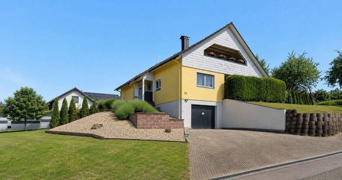Predaj domu 201 m², pozemok 1.219 m², Klettgau, Bádensko-Wurttembersko Predaj domu 201 m², pozemok 1.219 m², Klettgau, Bádensko-Wurttembersko