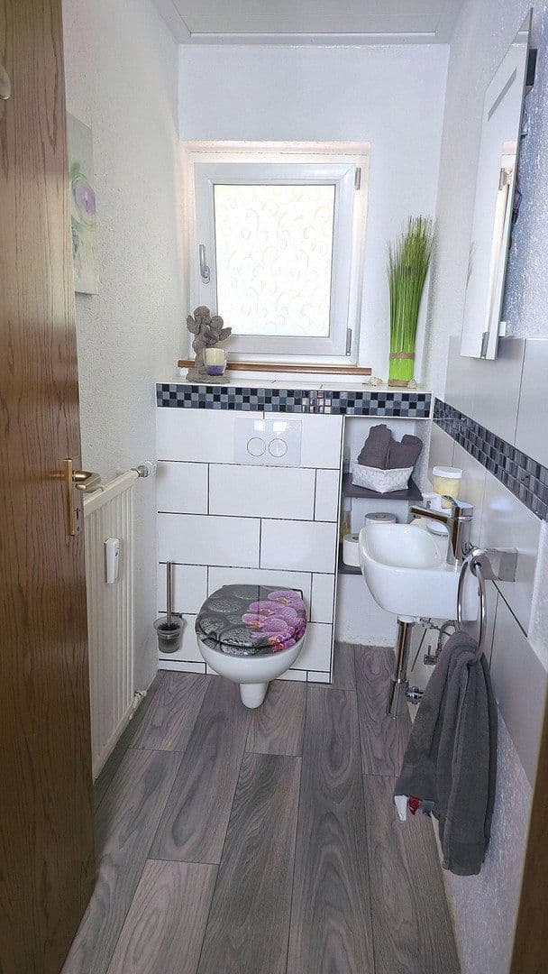 Predaj domu 201 m², pozemok 1.219 m², Klettgau, Bádensko-Wurttembersko Predaj domu 201 m², pozemok 1.219 m², Klettgau, Bádensko-Wurttembersko