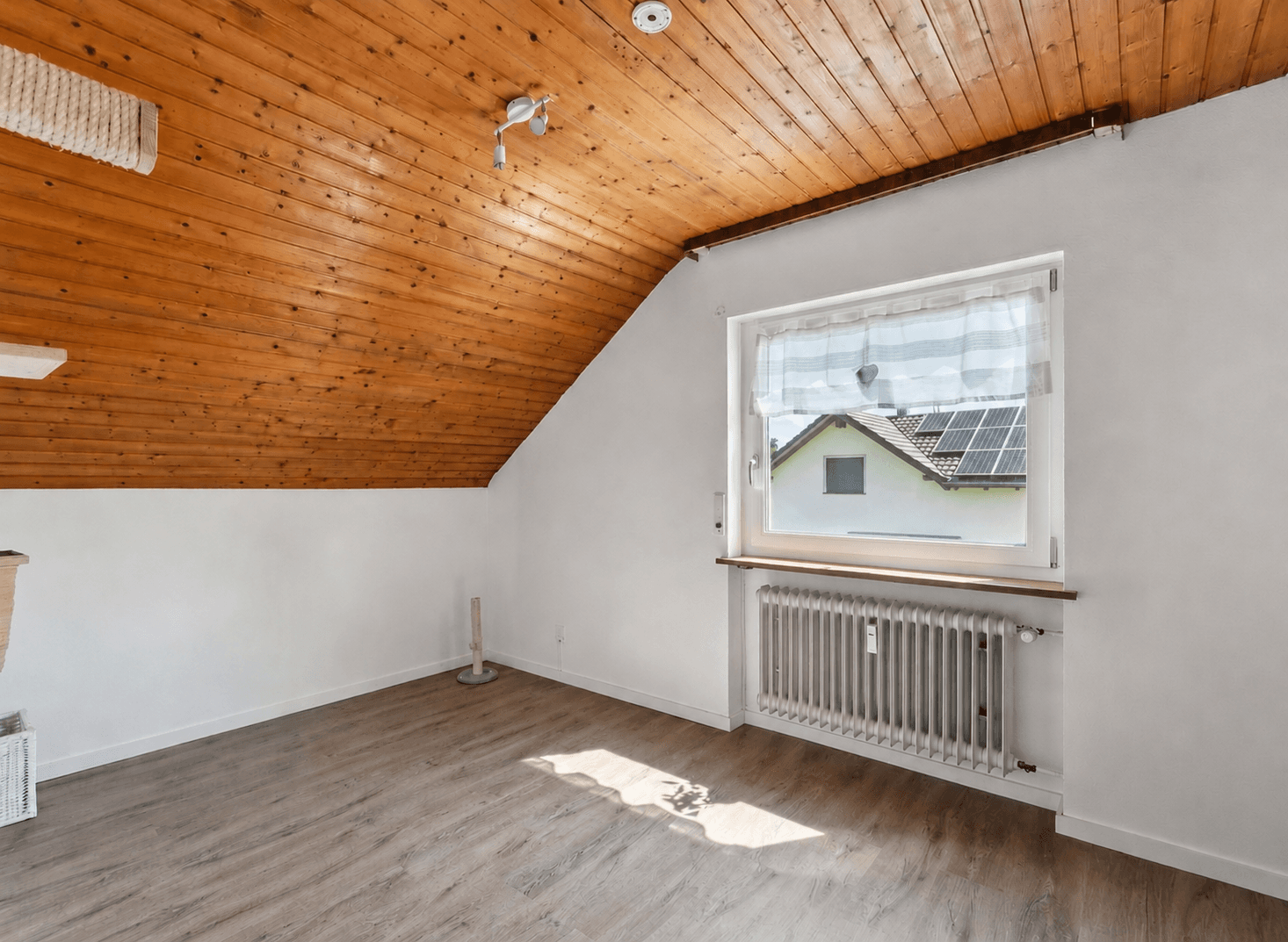 Predaj domu 201 m², pozemok 1.219 m², Klettgau, Bádensko-Wurttembersko Predaj domu 201 m², pozemok 1.219 m², Klettgau, Bádensko-Wurttembersko