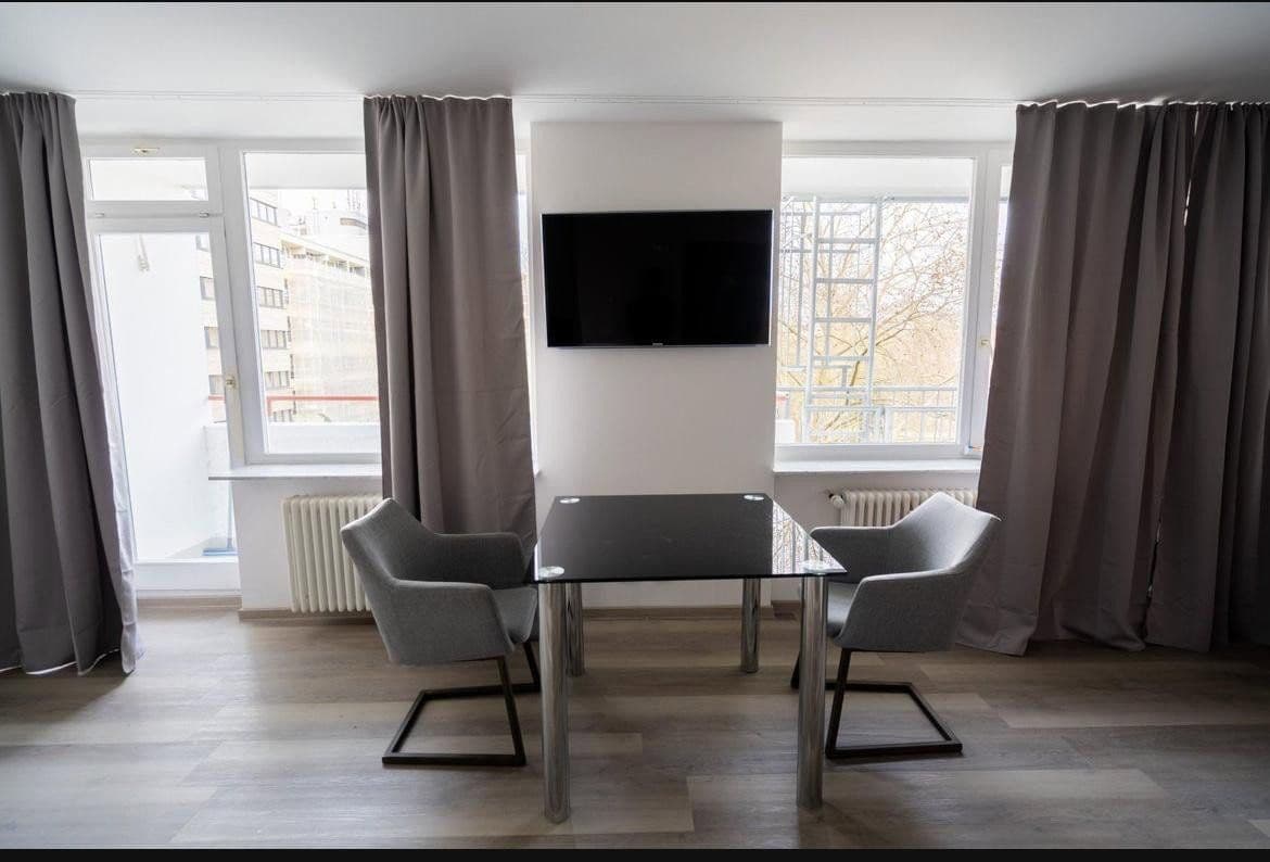 Prenájom bytu 1-izbový 36 m², Frankfurt am Main, Hesensko Prenájom bytu 1-izbový 36 m², Frankfurt am Main, Hesensko