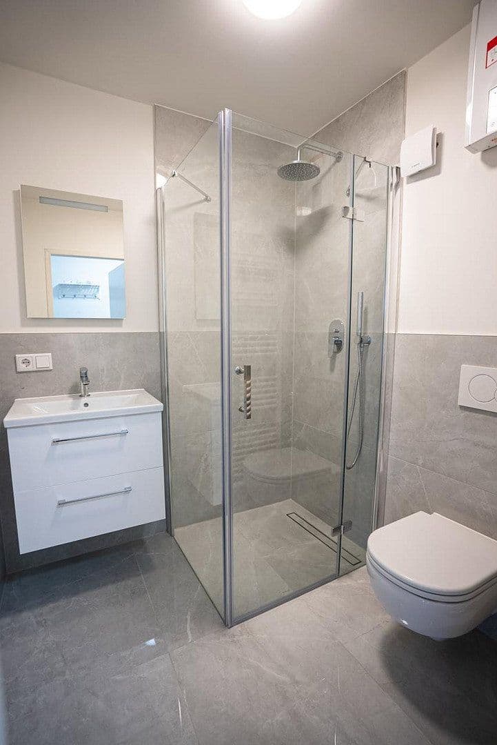 Prenájom bytu 1-izbový 36 m², Frankfurt am Main, Hesensko Prenájom bytu 1-izbový 36 m², Frankfurt am Main, Hesensko