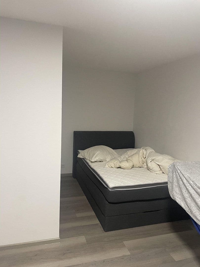 Prenájom bytu 1-izbový 36 m², Frankfurt am Main, Hesensko Prenájom bytu 1-izbový 36 m², Frankfurt am Main, Hesensko