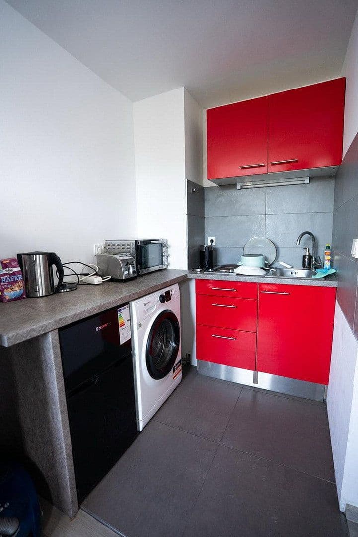 Prenájom bytu 1-izbový 36 m², Frankfurt am Main, Hesensko Prenájom bytu 1-izbový 36 m², Frankfurt am Main, Hesensko