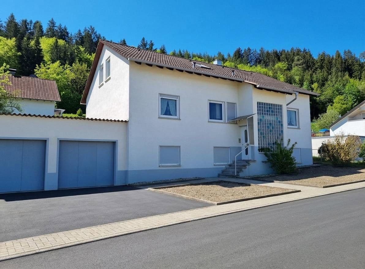 Predaj domu 177 m², pozemok 604 m², Tuttlingen, Bádensko-Wurttembersko Predaj domu 177 m², pozemok 604 m², Tuttlingen, Bádensko-Wurttembersko