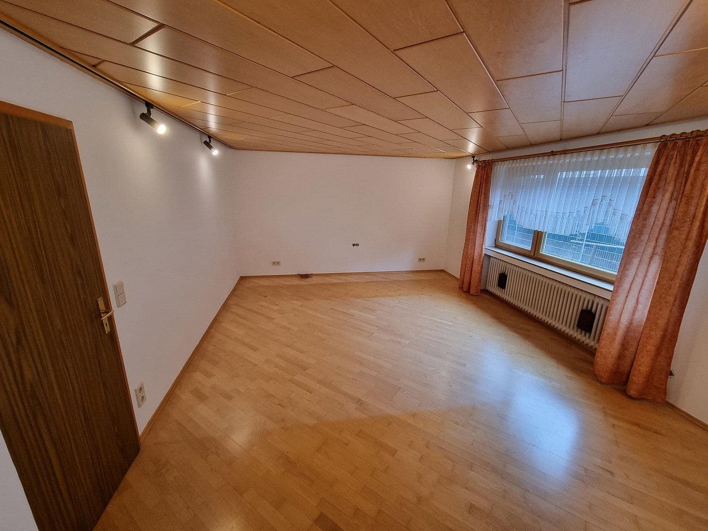 Predaj domu 177 m², pozemok 604 m², Tuttlingen, Bádensko-Wurttembersko Predaj domu 177 m², pozemok 604 m², Tuttlingen, Bádensko-Wurttembersko