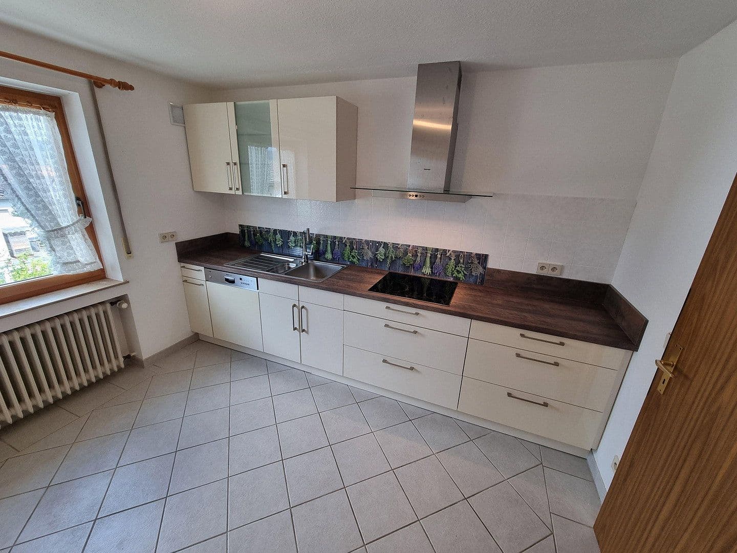 Predaj domu 177 m², pozemok 604 m², Tuttlingen, Bádensko-Wurttembersko Predaj domu 177 m², pozemok 604 m², Tuttlingen, Bádensko-Wurttembersko