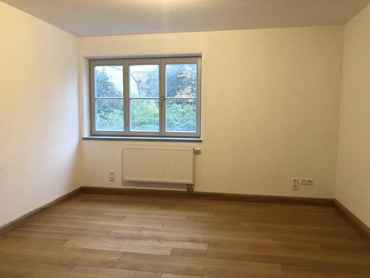 Prenájom bytu 2-izbový 50 m², Weimar, Durínsko Prenájom bytu 2-izbový 50 m², Weimar, Durínsko