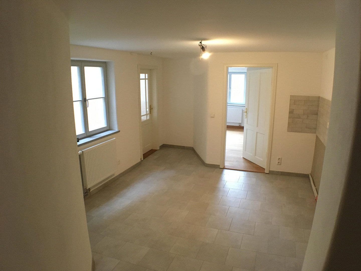 Prenájom bytu 2-izbový 50 m², Weimar, Durínsko Prenájom bytu 2-izbový 50 m², Weimar, Durínsko