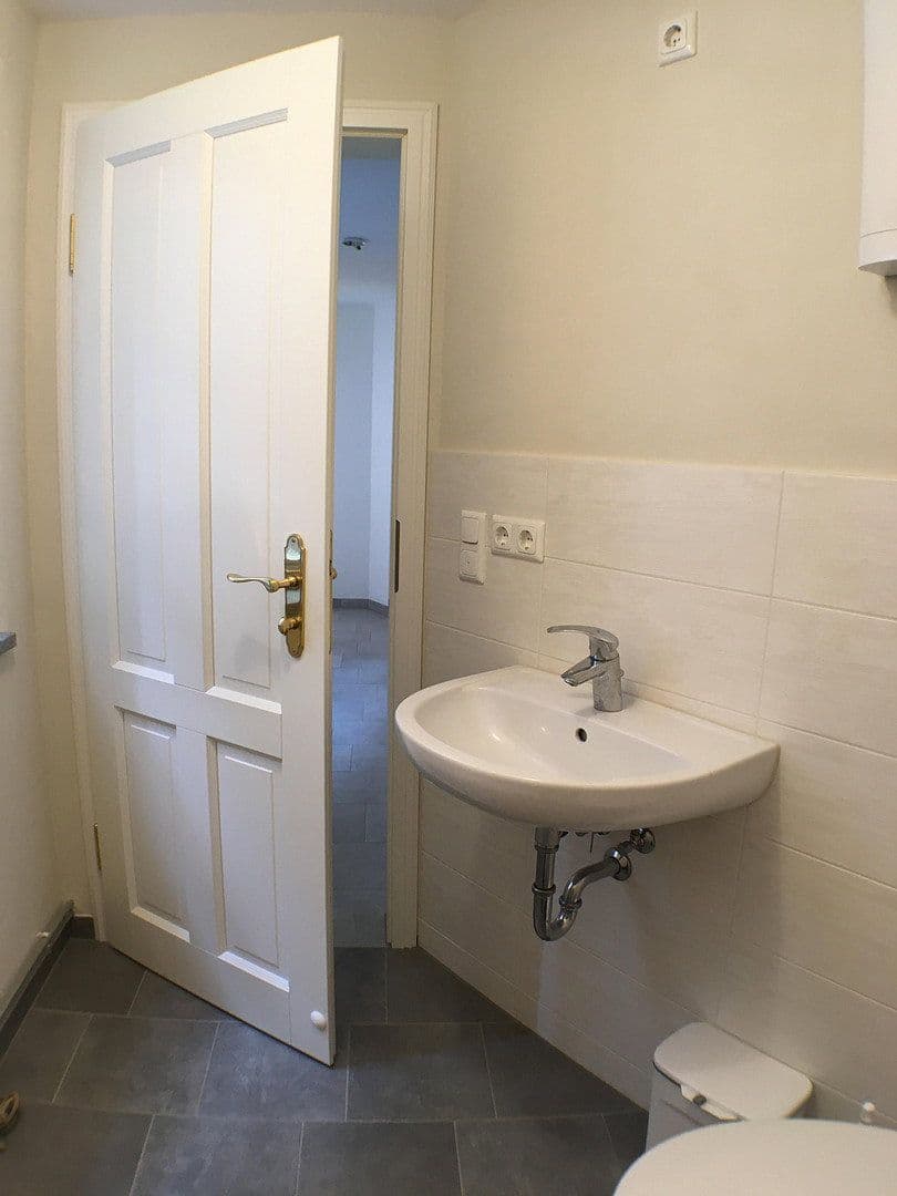 Prenájom bytu 2-izbový 50 m², Weimar, Durínsko Prenájom bytu 2-izbový 50 m², Weimar, Durínsko