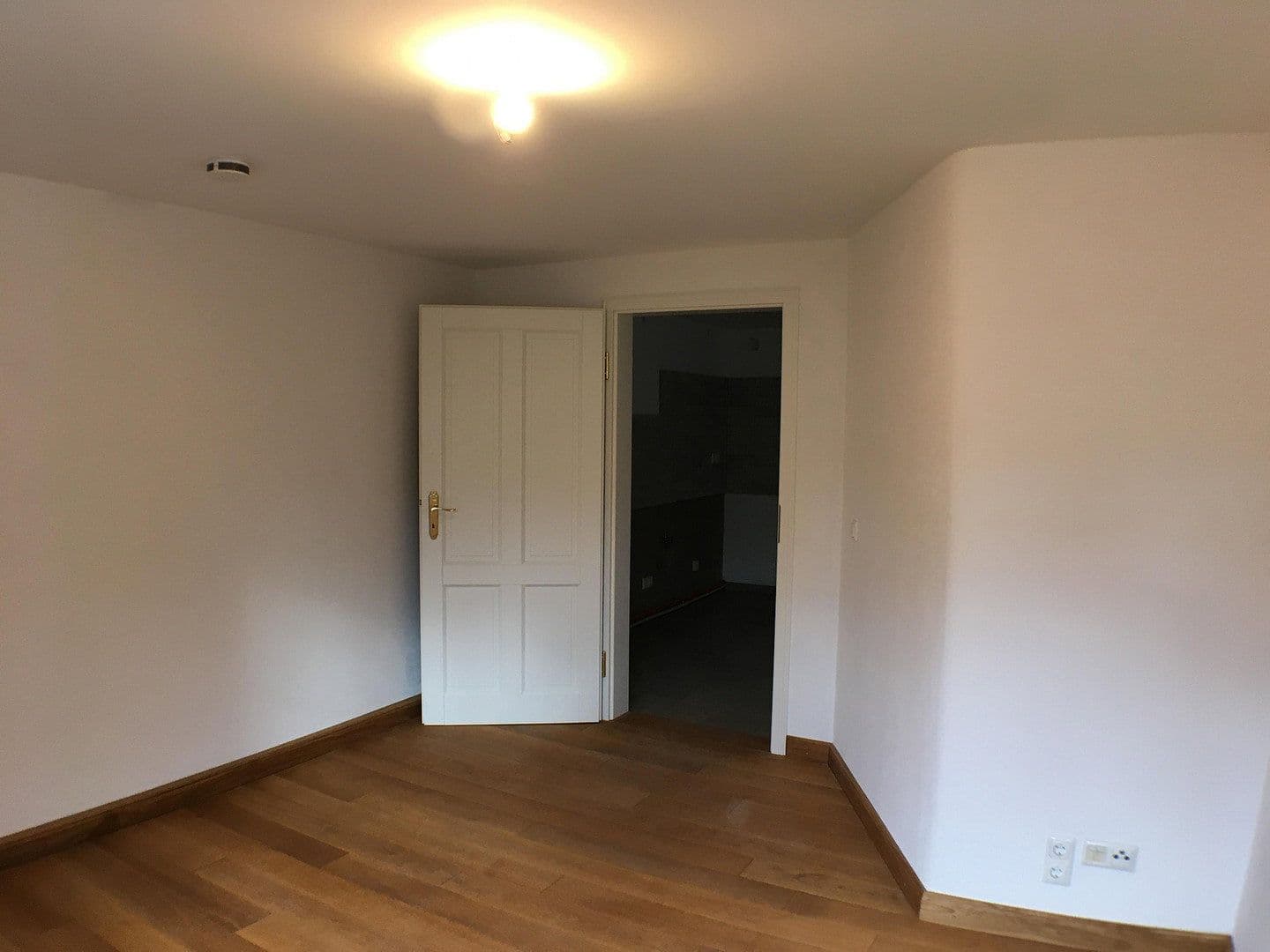 Prenájom bytu 2-izbový 50 m², Weimar, Durínsko Prenájom bytu 2-izbový 50 m², Weimar, Durínsko