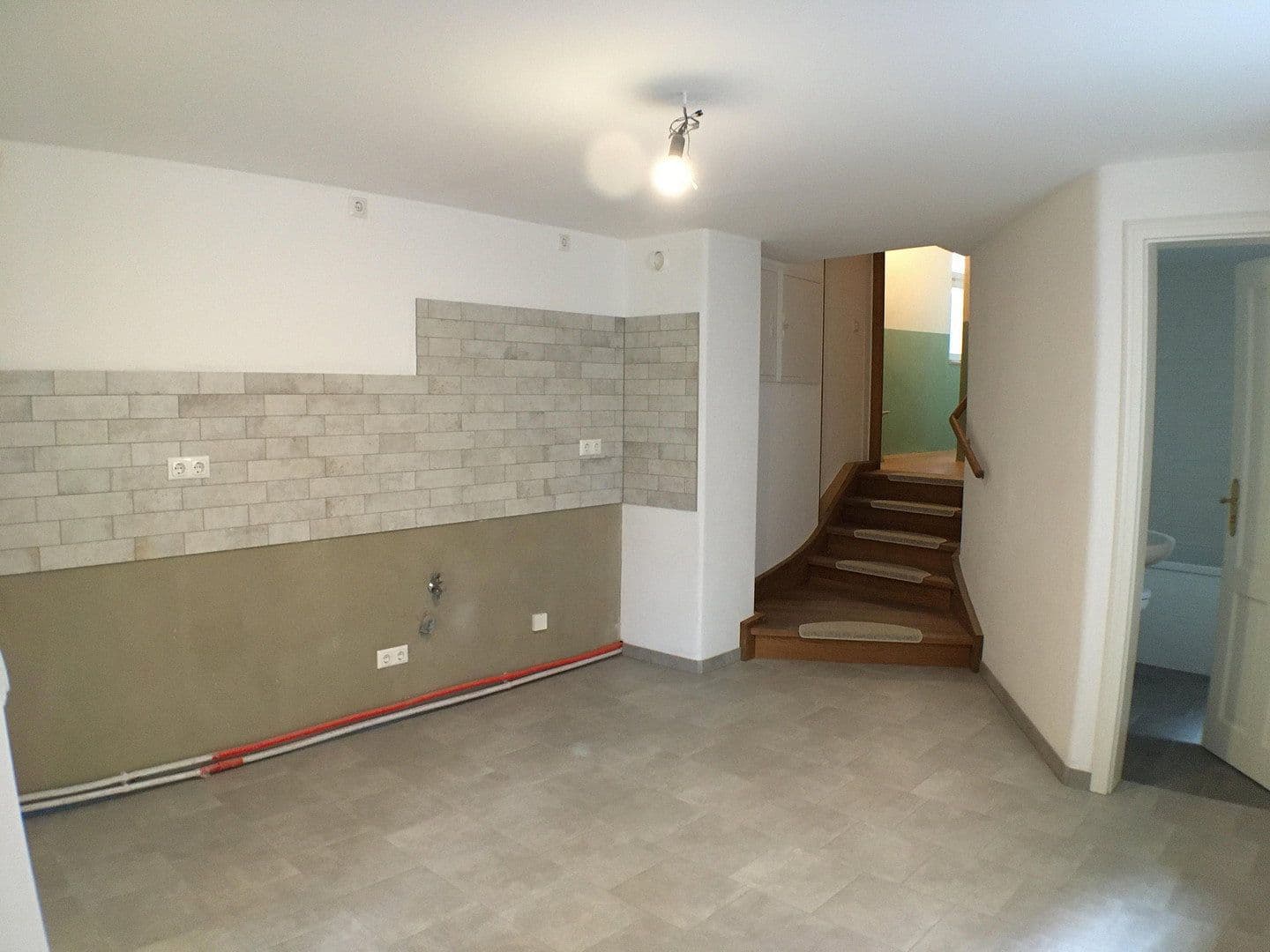 Prenájom bytu 2-izbový 50 m², Weimar, Durínsko Prenájom bytu 2-izbový 50 m², Weimar, Durínsko