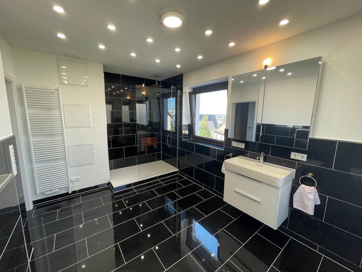 Prenájom bytu 2-izbový 91 m², Jahnstraße 10, Böblingen, Bádensko-Wurttembersko Prenájom bytu 2-izbový 91 m², Jahnstraße 10, Böblingen, Bádensko-Wurttembersko