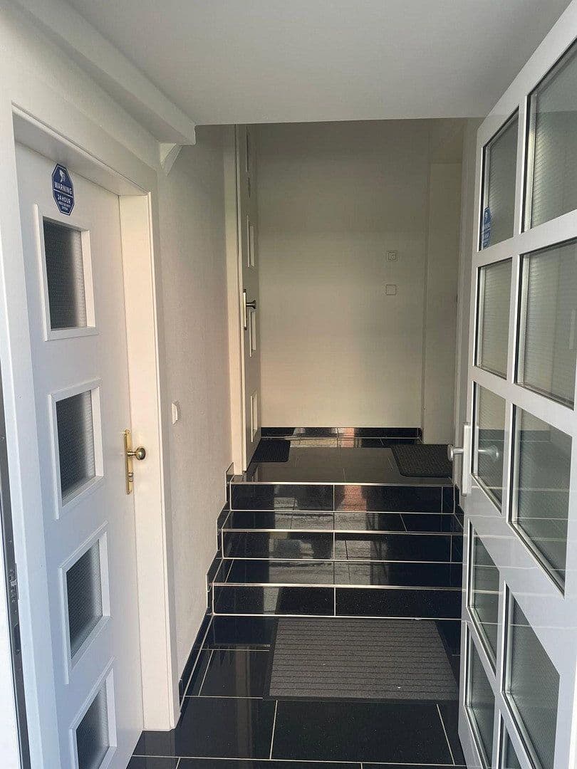 Prenájom bytu 2-izbový 91 m², Jahnstraße 10, Böblingen, Bádensko-Wurttembersko Prenájom bytu 2-izbový 91 m², Jahnstraße 10, Böblingen, Bádensko-Wurttembersko