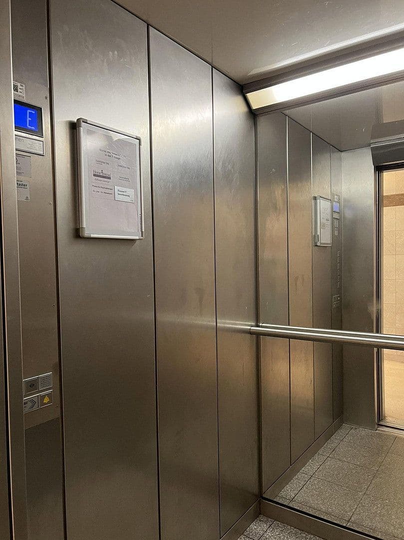 Prenájom bytu 2-izbový 70 m², Oederweg 43, FRANKFURT AM MAIN, Hesensko Prenájom bytu 2-izbový 70 m², Oederweg 43, FRANKFURT AM MAIN, Hesensko