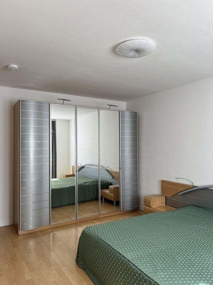 Prenájom bytu 2-izbový 70 m², Oederweg 43, FRANKFURT AM MAIN, Hesensko Prenájom bytu 2-izbový 70 m², Oederweg 43, FRANKFURT AM MAIN, Hesensko