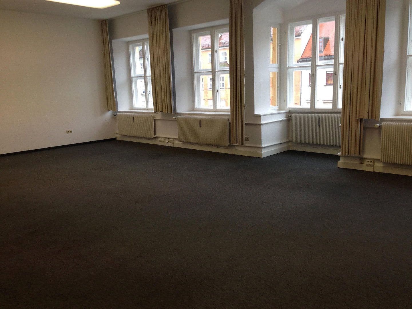Prenájom kancelárie 210 m², Maximilianstr. 66, Augsburg, Bavorsko Prenájom kancelárie 210 m², Maximilianstr. 66, Augsburg, Bavorsko