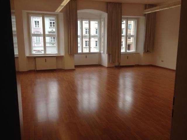 Prenájom kancelárie 210 m², Maximilianstr. 66, Augsburg, Bavorsko Prenájom kancelárie 210 m², Maximilianstr. 66, Augsburg, Bavorsko