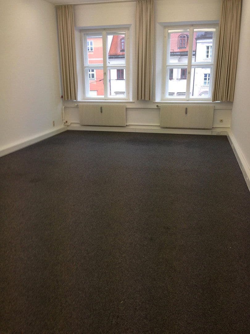 Prenájom kancelárie 210 m², Maximilianstr. 66, Augsburg, Bavorsko Prenájom kancelárie 210 m², Maximilianstr. 66, Augsburg, Bavorsko