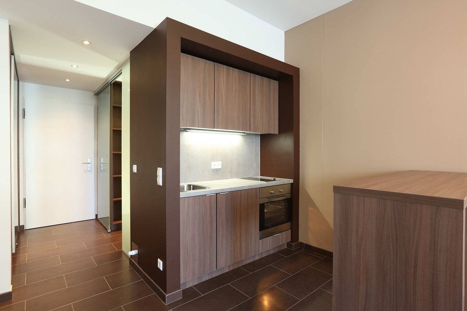 Prenájom bytu 1-izbový 32 m², Schillerstr.41, München, Bavorsko Prenájom bytu 1-izbový 32 m², Schillerstr.41, München, Bavorsko