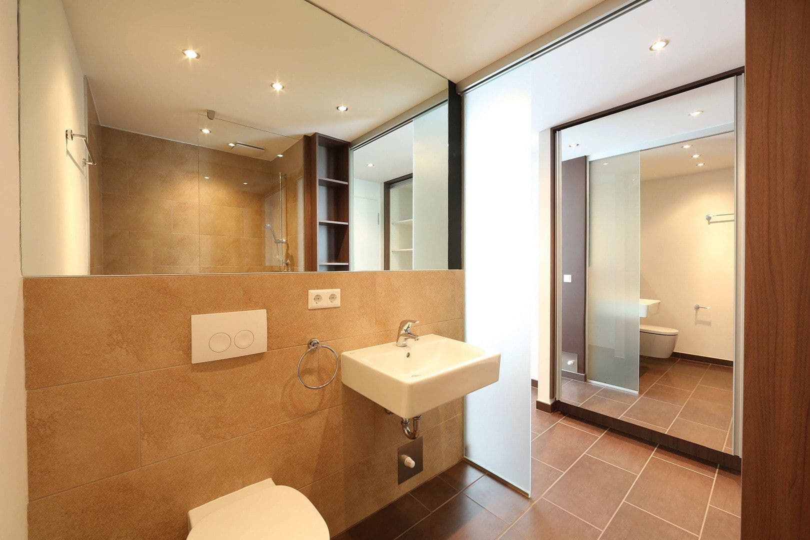 Prenájom bytu 1-izbový 32 m², Schillerstr.41, München, Bavorsko Prenájom bytu 1-izbový 32 m², Schillerstr.41, München, Bavorsko