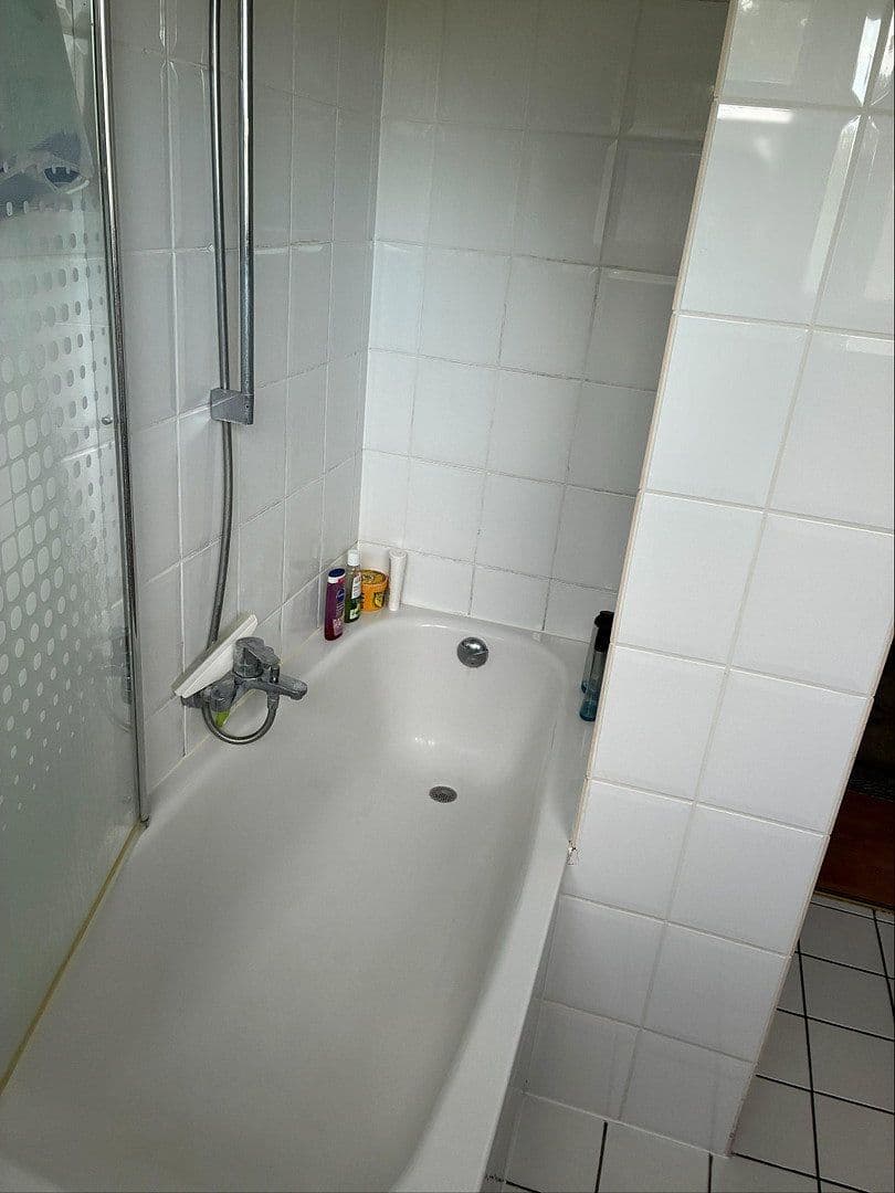 Prenájom bytu 2-izbový 64 m², Monschauer Str.17, Bonn, Severné Porýnie - Westfálsko Prenájom bytu 2-izbový 64 m², Monschauer Str.17, Bonn, Severné Porýnie - Westfálsko