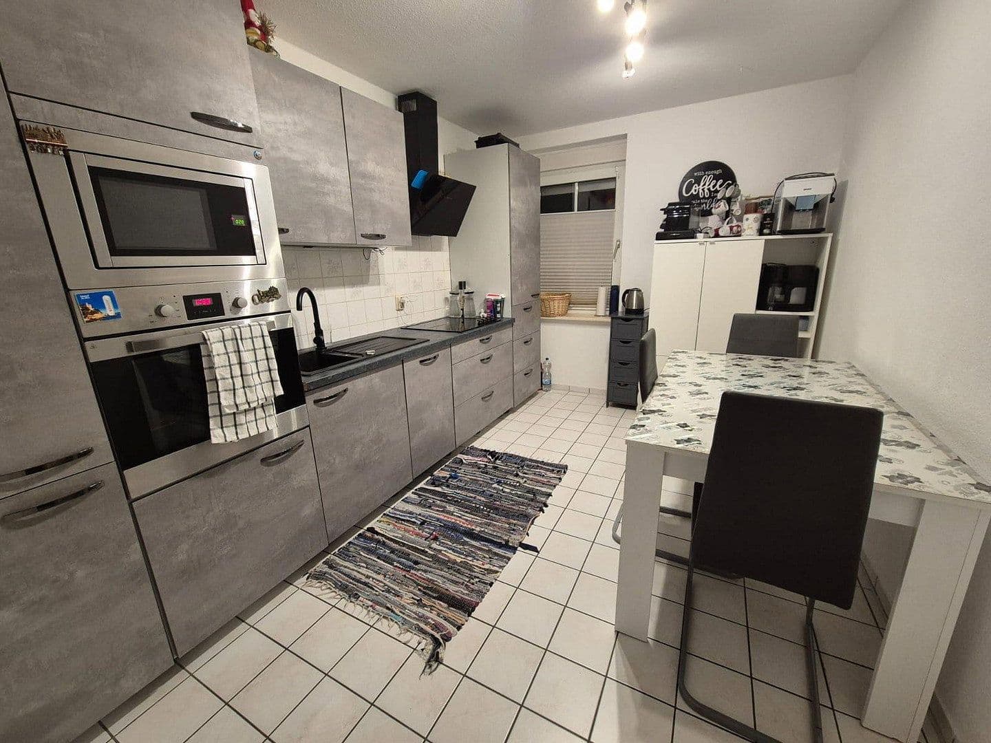 Prenájom bytu 3-izbový 120 m², Gotha, Durínsko Prenájom bytu 3-izbový 120 m², Gotha, Durínsko