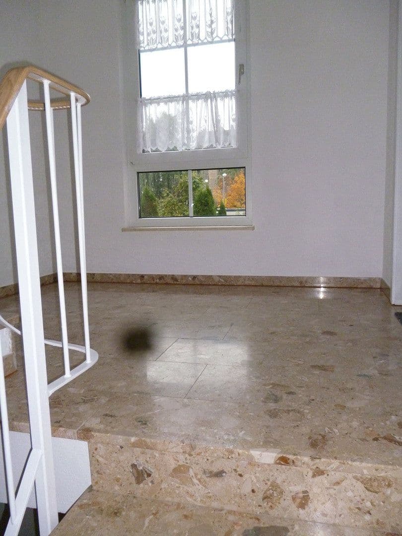 Prenájom bytu 3-izbový 120 m², Gotha, Durínsko Prenájom bytu 3-izbový 120 m², Gotha, Durínsko