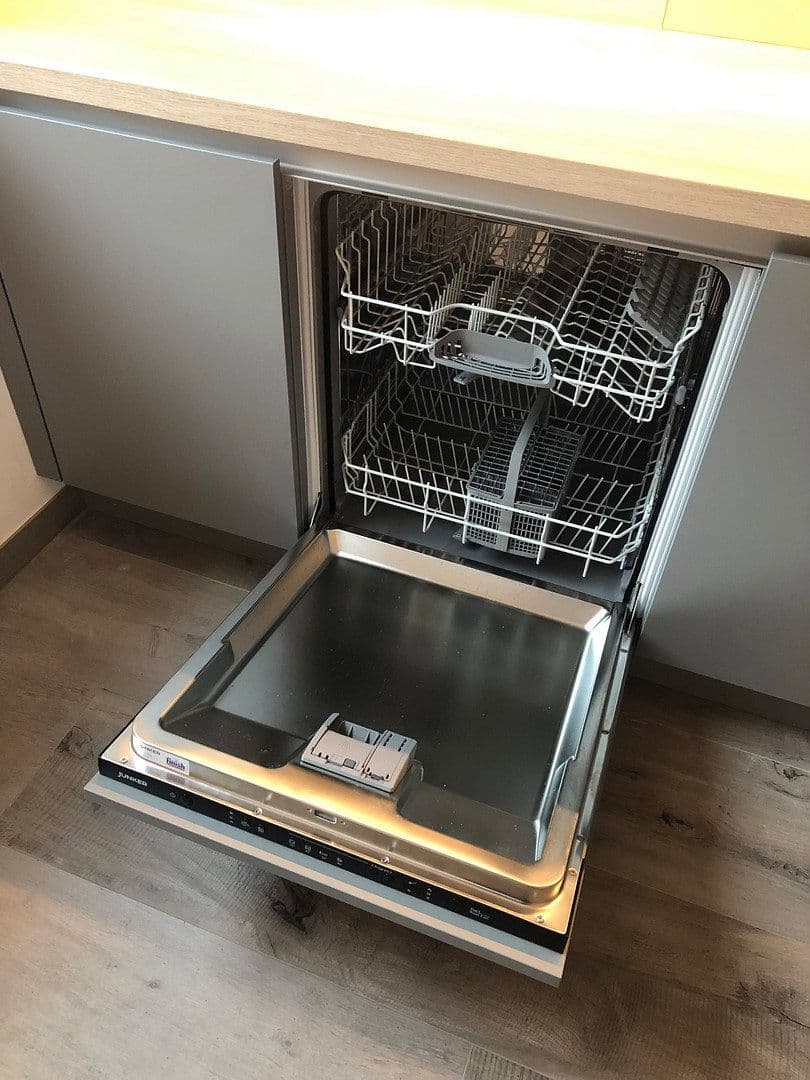 Prenájom bytu 3-izbový 70 m², Hannover, Dolné Sasko Prenájom bytu 3-izbový 70 m², Hannover, Dolné Sasko