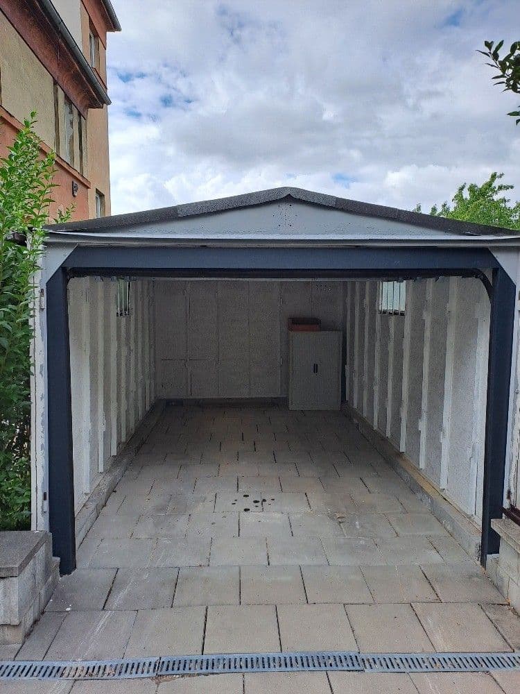Prenájom garáže 31 m², Praha, Praha Prenájom garáže 31 m², Praha, Praha