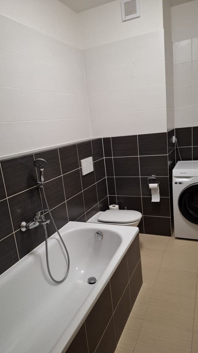 Prenájom bytu 2-izbový 52 m², Hugo Haase, Praha, Praha Prenájom bytu 2-izbový 52 m², Hugo Haase, Praha, Praha