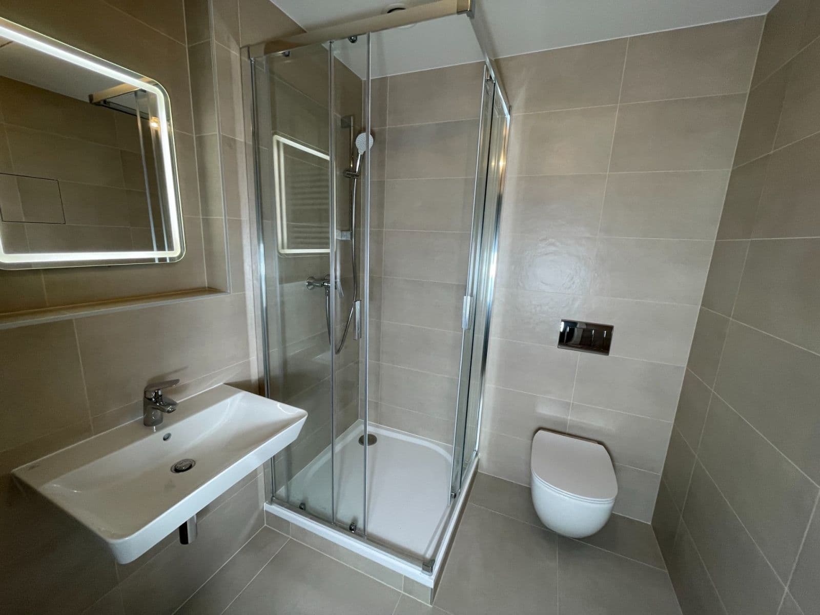 Prenájom bytu 1-izbový 32 m², Laponská, Praha, Praha Prenájom bytu 1-izbový 32 m², Laponská, Praha, Praha