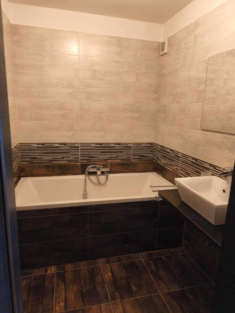 Prenájom bytu 4-izbový 84 m², Žitenická, Čáslav, Středočeský kraj Prenájom bytu 4-izbový 84 m², Žitenická, Čáslav, Středočeský kraj