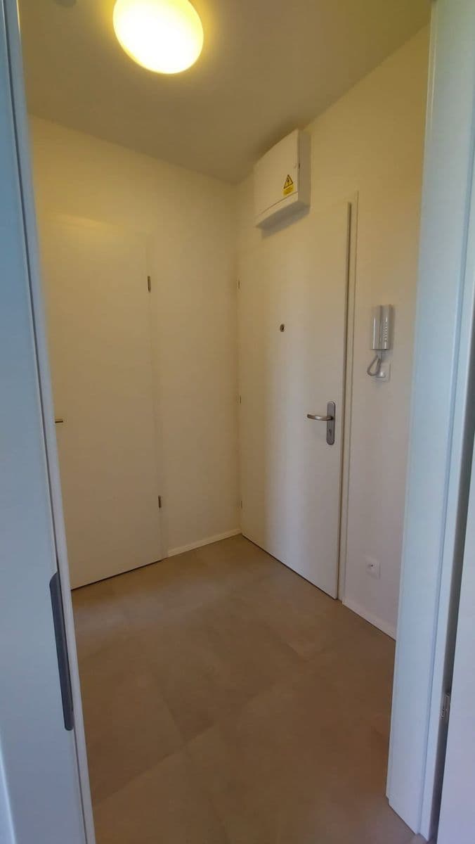 Prenájom bytu 2-izbový 36 m², Karla Čapka, Unhošť, Středočeský kraj Prenájom bytu 2-izbový 36 m², Karla Čapka, Unhošť, Středočeský kraj